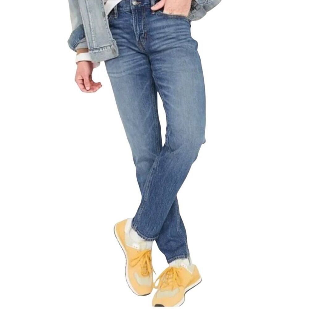 Old Navy Relax Slim Taper Jeans w Built in Flex Size 29 34 New with Tags
